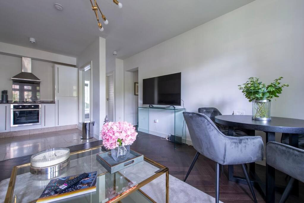 2 Bedroom Modern Urban Sanctuary 1Cc - Cherrydeal London Exterior photo