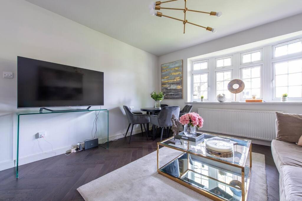2 Bedroom Modern Urban Sanctuary 1Cc - Cherrydeal London Exterior photo