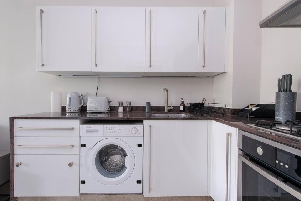 2 Bedroom Modern Urban Sanctuary 1Cc - Cherrydeal London Exterior photo