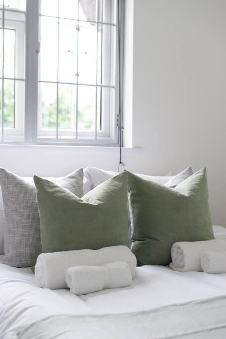 2 Bedroom Modern Urban Sanctuary 1Cc - Cherrydeal London Exterior photo
